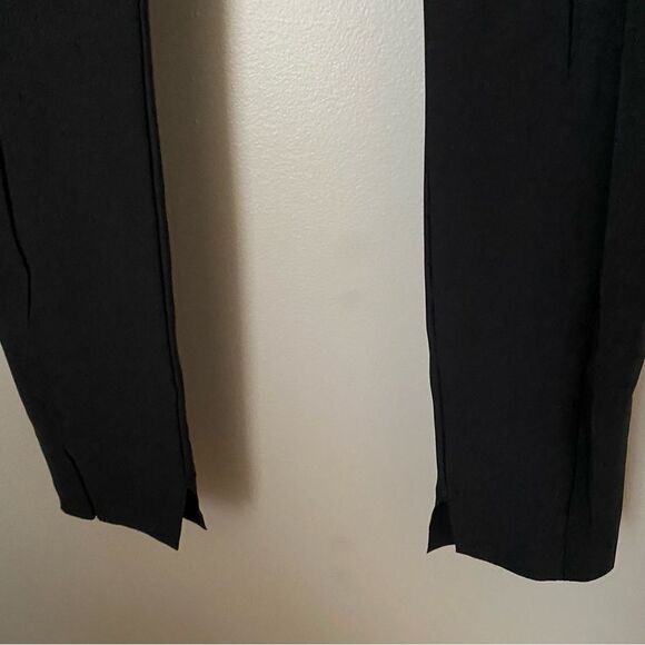 Athleta Leggings Black Zipper Pockets Athleisure athletic Casual neutral comfy - Picture 3 of 9